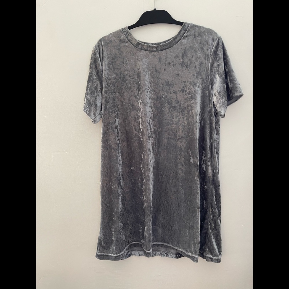 Crushed velvet lightweight short sleeve dress